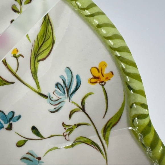 Shabby Chic Melamine Dinner Plates Floral Spring Scalloped Green Pink 4 pc NEW - Picture 4 of 10